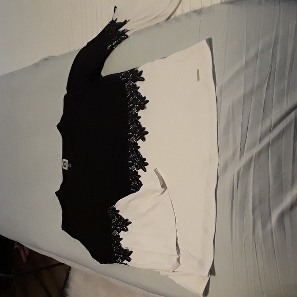 Anne Klein Tops - Anne Klein Black & White Shirt